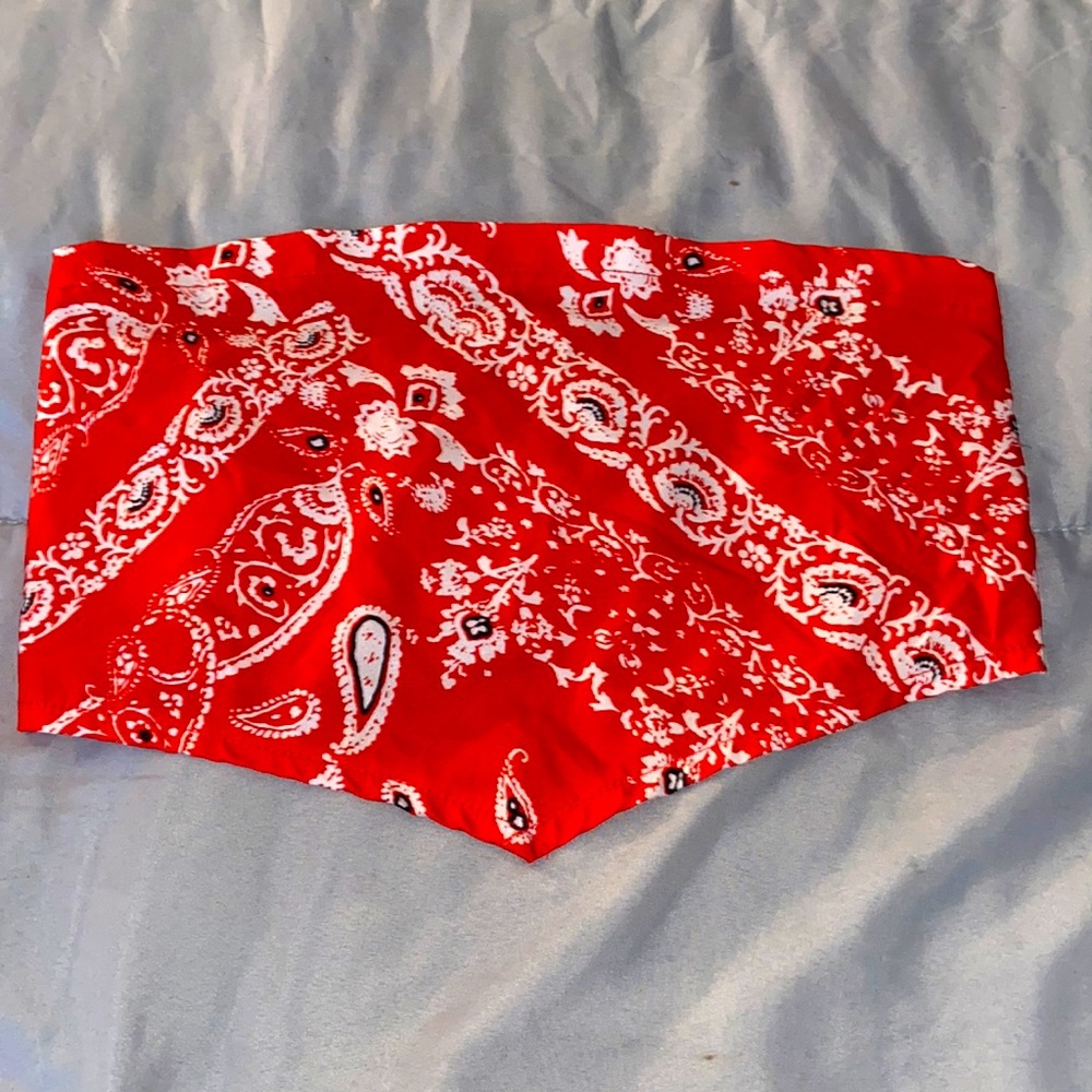 Red bandana tube top… Size:S…. From:Shein!!